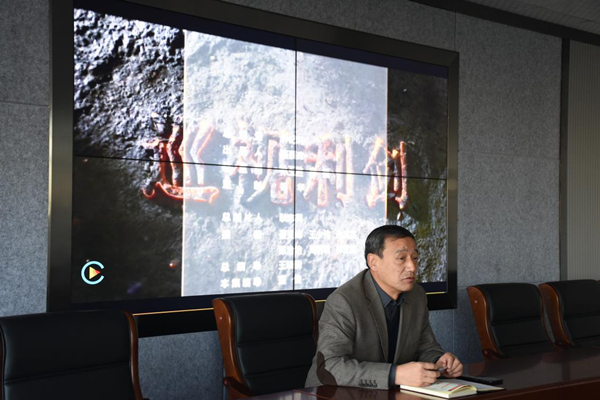 新區(qū)公司召開黨委理論學(xué)習(xí)中心組（擴(kuò)大）學(xué)習(xí)會集中觀看《巡視利劍》