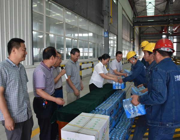 把“清涼”送到一線，讓關(guān)懷無處不在